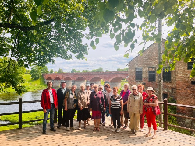 Dāmu deju kolektīvs "Vīzija"